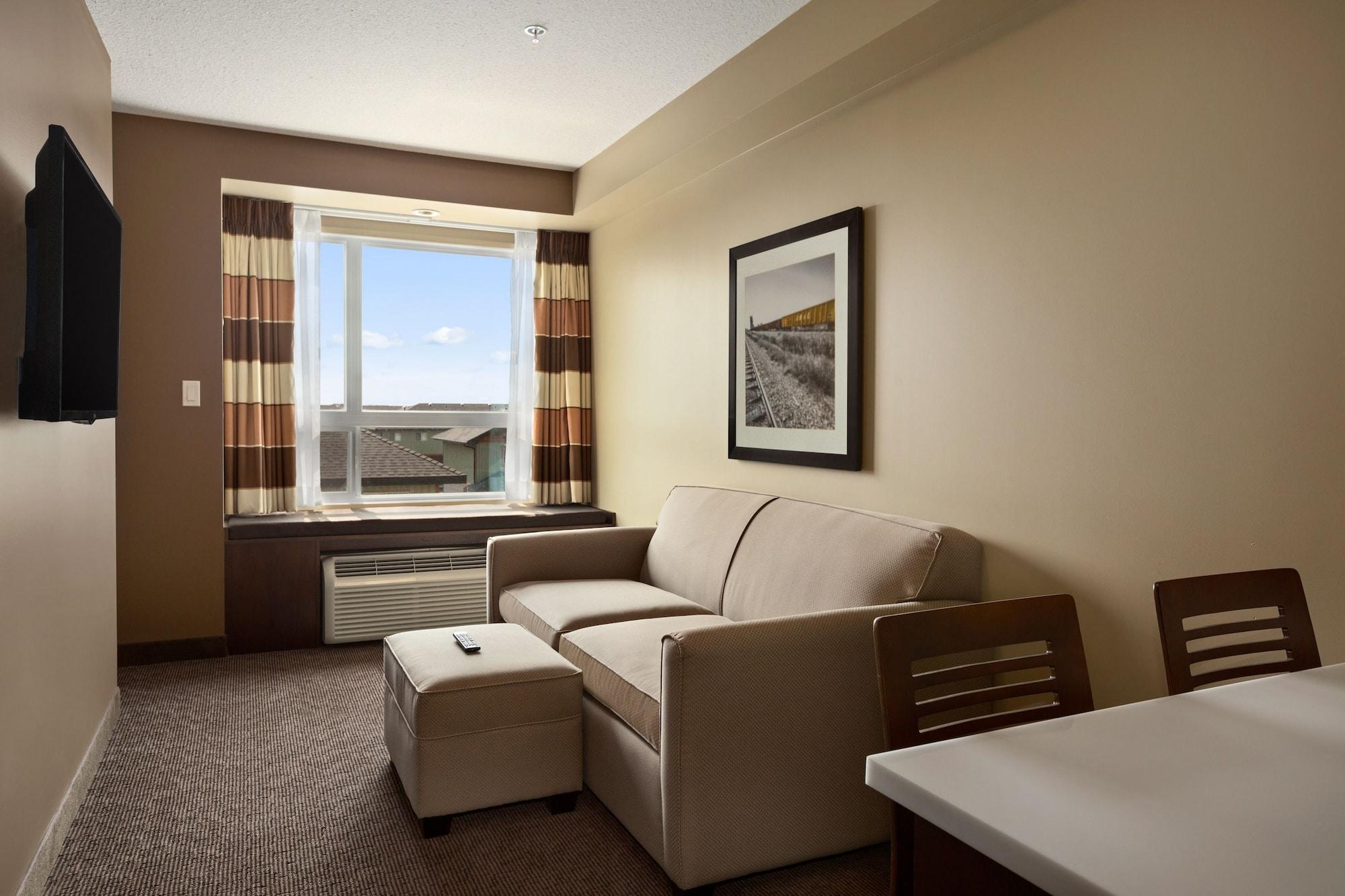 Microtel Inn & Suites By Wyndham Whitecourt Exteriér fotografie