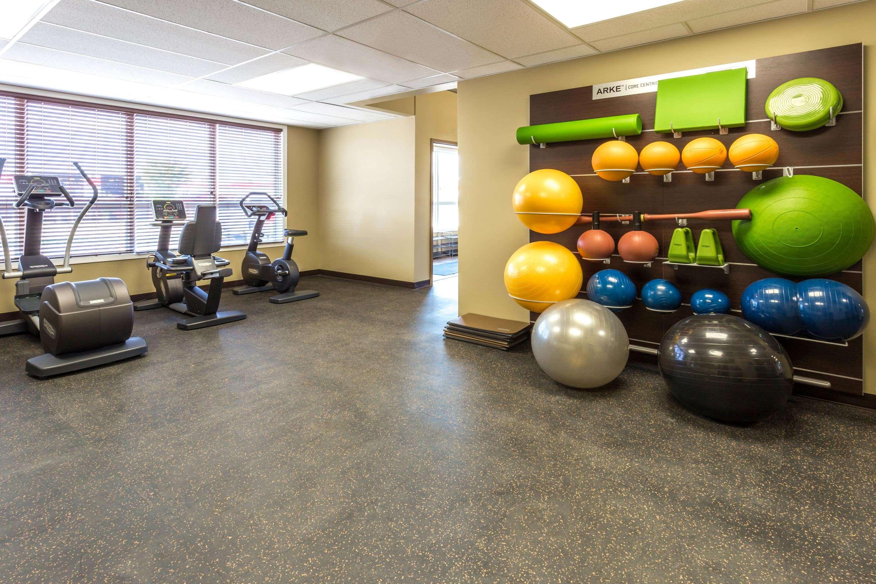 Microtel Inn & Suites By Wyndham Whitecourt Exteriér fotografie