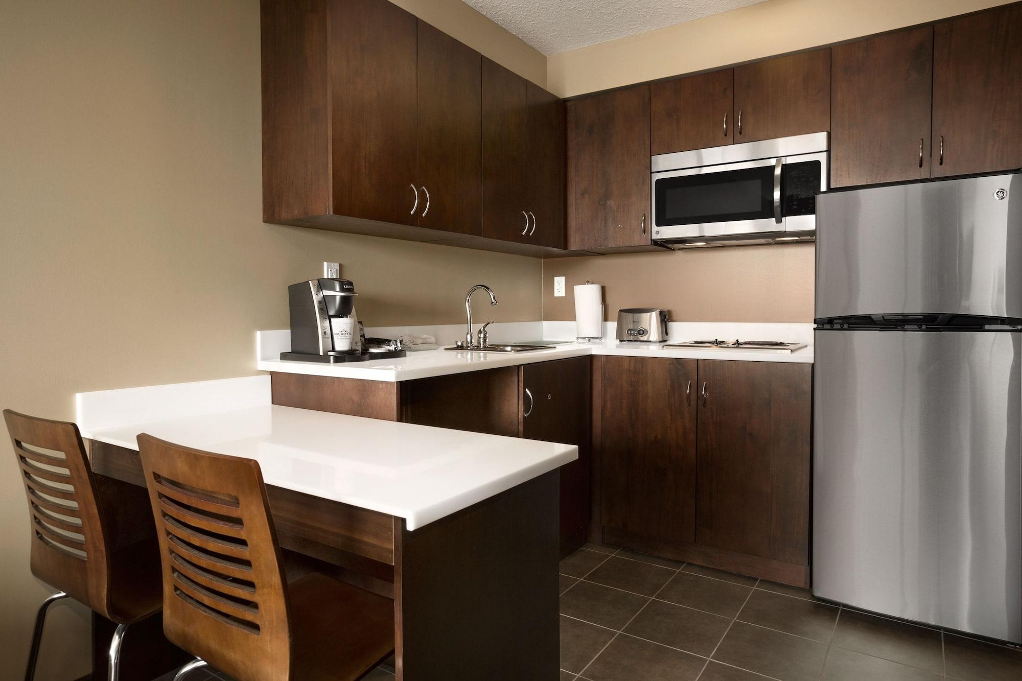 Microtel Inn & Suites By Wyndham Whitecourt Exteriér fotografie